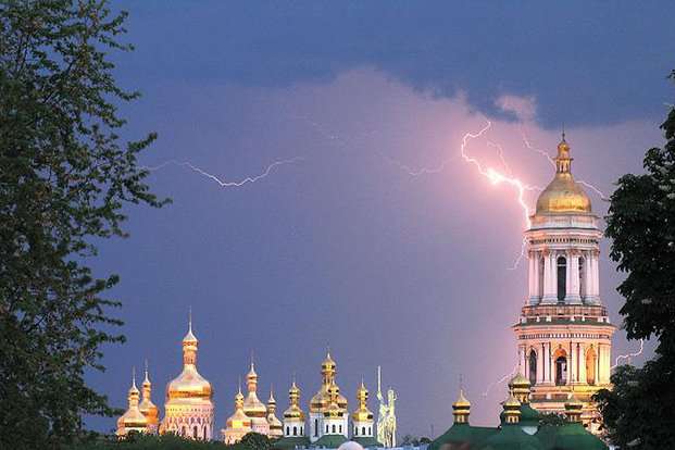 У Києві та столичному регіоні оголошено штормове попередження