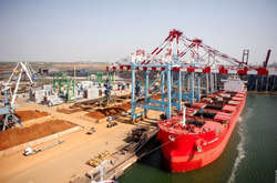 Зупинка перевалки руди в порту «Южний» загрожує мільярдними втратами