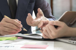  
 Подписанный президентом документ позволит общинам регистрировать брак, рождение и смерть 
 