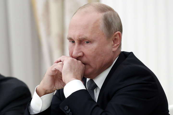 Влада два роки спонсорує режим Путіна, – Яценюк