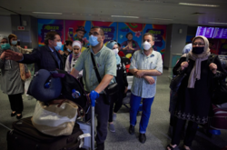 Более 100 украинцев прилетели на родину из сектора Газа