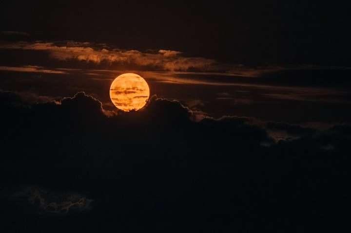 У Запоріжжі спостерігали за «кривавим» Місяцем (фото)