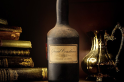 В Африке продали одну из последних бутылок вина Наполеона