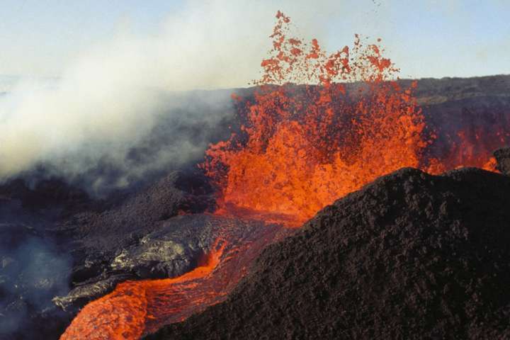 Вчені активно спостерігають за рухом магми вулкану&nbsp;Мауна-Лоа - Найбільший вулкан землі може «вибухнути»: що кажуть учені