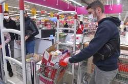  Під ліцензування підпадають: продукти харчування, напої, будівельні матеріали, сільгосптехніка для сіяння, пральні машини та меблі 