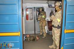 СБУ показала, яка затримали «терористів» у метро (фото, відео)