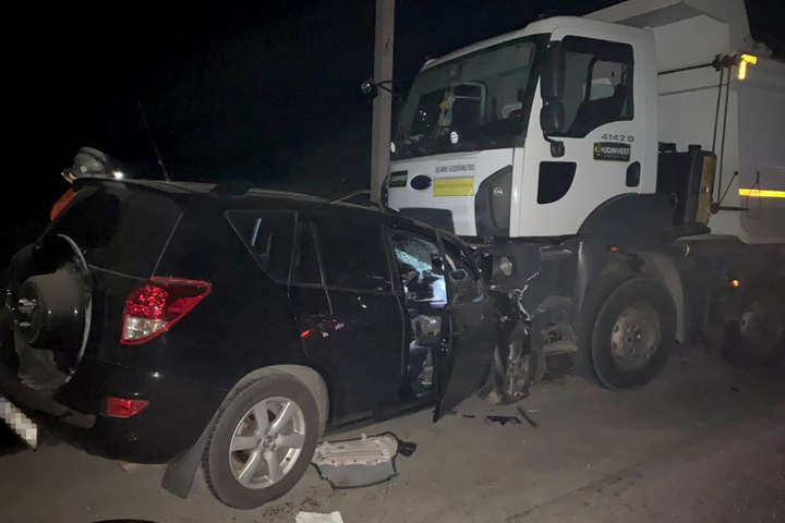 На Дніпропетровщині легковик зіштовхнувся з вантажівкою, четверо загиблих