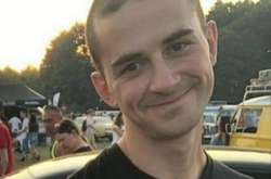 Білорусу загрожує два роки в'язниці за футболку з Лукашенком