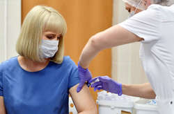  Прем’єр Моравецький визначив ціль – виконати 20 млн щеплень принаймні одною дозою до кінця червня 