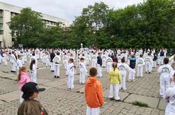 Цікавий флешмоб відбувся перед спорткомплексом КПІ