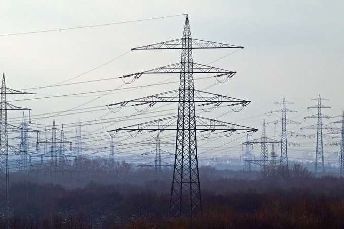 Україна втратила через імпорт струму з Росії і Білорусі 3,1 млрд грн – Яценюк