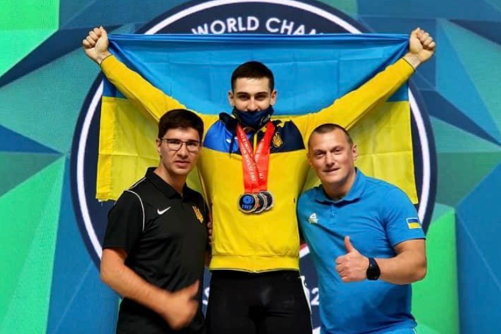 Украинский тяжеловес установил новый мировой рекорд (видео)