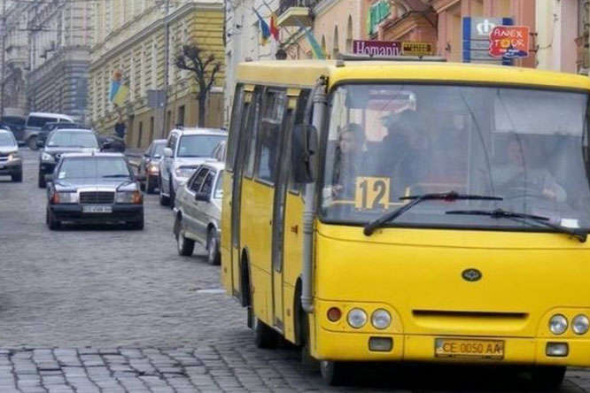 В Украине подорожал проезд в маршрутках: где и на сколько подняли
