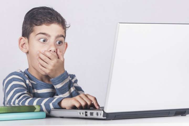 Експерти з кібербезпеки розповіли, як захистити дитину в інтернеті