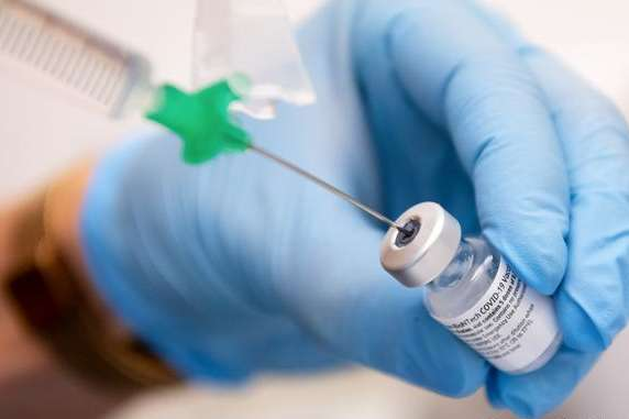 ВОЗ одобрила вакцину CoronaVac, которой прививают украинцев