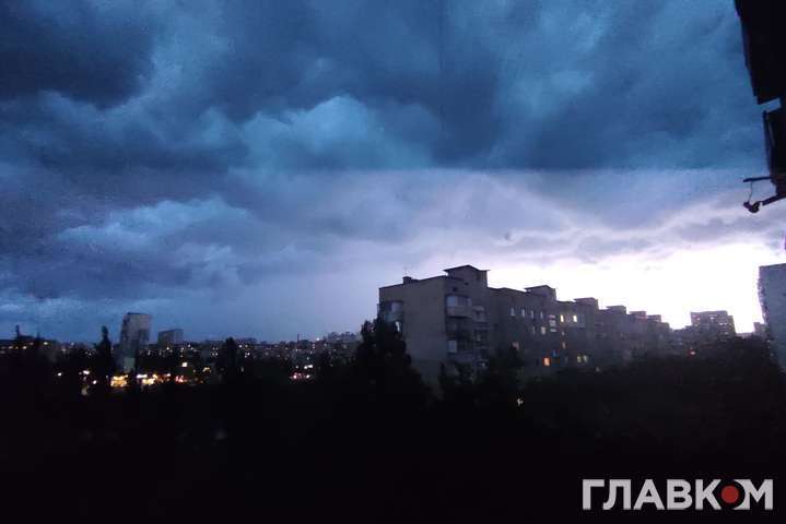 Дощі, грози та сильний вітер: прогноз погоди в Україні на 2 червня