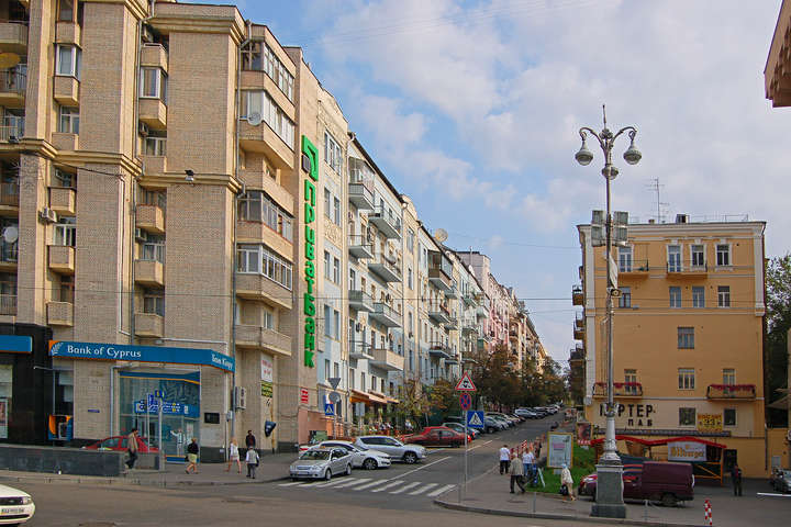 Дві вулиці в центрі Києва перекриють майже на місяць