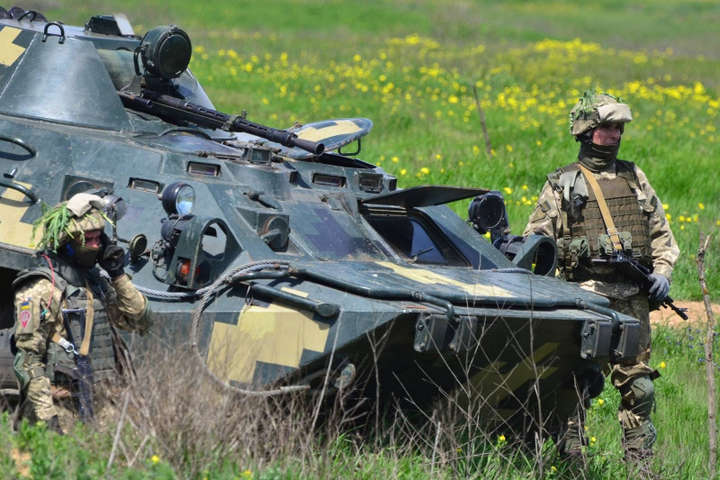 Українські воїни «знищили» ворожий десант на кордоні з окупованим Кримом 