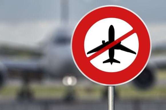 Білорусь хоче заборонити польоти над Україною