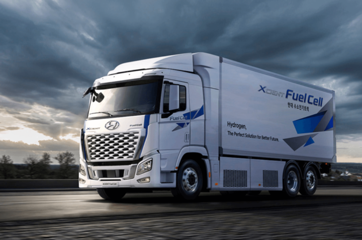 Hyundai презентував оновлену водневу важку вантажівку
