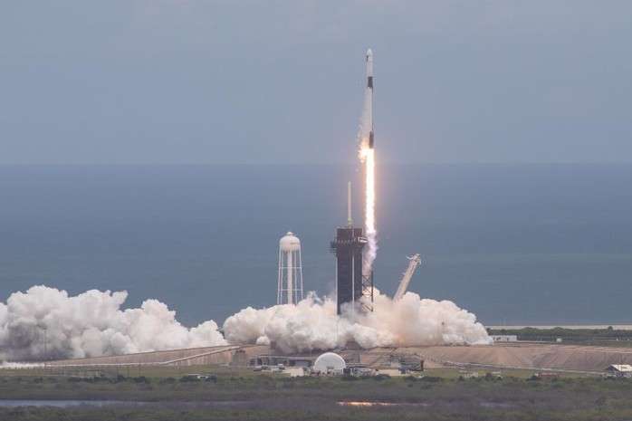 Ракета Falcon 9 стартувала у Флориді з кораблем Dragon