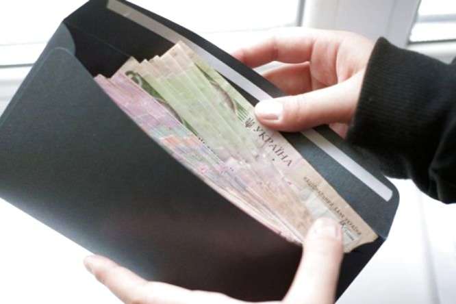 Зарплаты украинцев пересчитают: в правительстве назвали даты и новые суммы