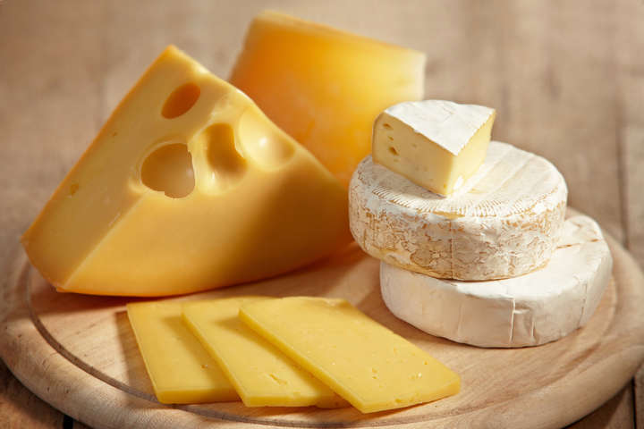 Стало відомо, чи буде в Україні сезонне зниження цін на сир