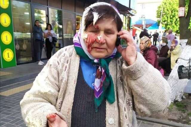 На Рівненщині власниця салону розбила об голову пенсіонерки банку зі сметаною 