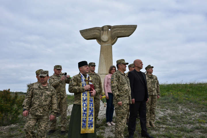 На Донбасі згадали пілотів, загиблих сім років тому (фото)
