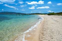 На Сардинії туристів штрафуватимуть за крадіжки піску з пляжу