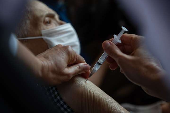 У США вже ввели понад 300 мільйонів доз вакцини від коронавірусу