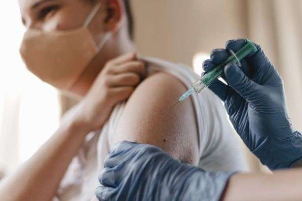 Ізраїль почав Covid-вакцинацію підлітків з 12 років
