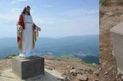 Із найвищої гори Львівщини зникла статуя Ісуса Христа 