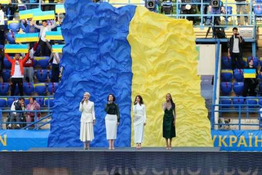 Гімн України у виконанні «Жіночого Кварталу» вразив мережу (відео)