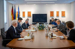 Кулеба провів у Німеччині «важкі» переговори щодо «Північного потоку-2»