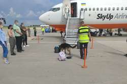 У «Борисполі» переполох: на борту літака шукали бомбу (фото)