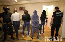 Поліція викрила групу сутенерів, які діяли в Києві та області (фото, відео)