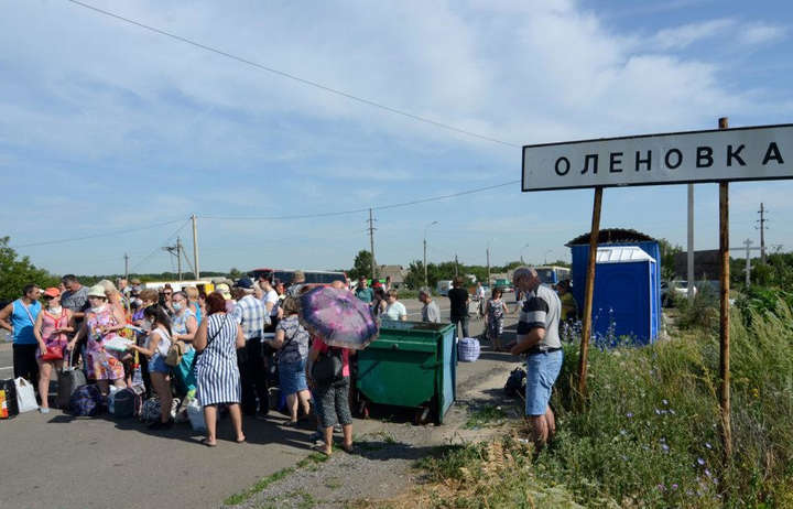 Бойовики не пускають в Україну дітей з окупованої Донеччини 