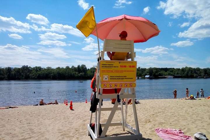 Оголошено перелік пляжів Києва, де безпечно купатися (список)