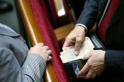 Бідні «слуги»: 144 нардепи попросили компенсацію за оренду житла 