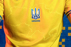 Крим на формі збірної України з футболу все одно залишиться, як і політика в спорті