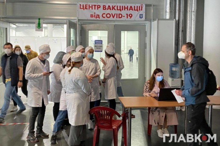 Алгоритм роботи Центру вакцинації в Києві змінено: Кличко повідомив деталі