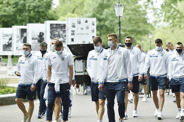 Збірна України в Амстердамі взяла перепочинок від тренувань