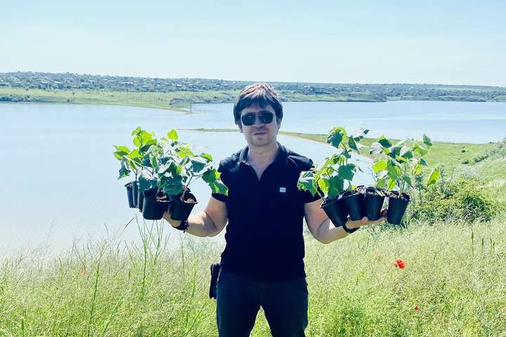 Озеленення. На Одещині активіст хотів долучитися до ініціативи Зеленського, але отримав на горіхи від екологів 