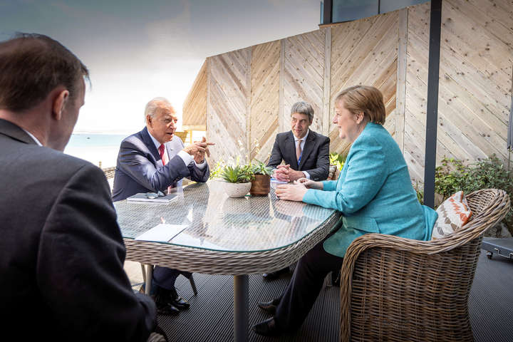 Меркель обговорила з Байденом Україну, Путіна та «Північний потік-2»