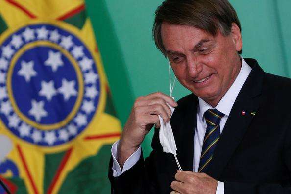 Президента Бразилії Болсонару оштрафували за відсутність маски - Президента Бразилії оштрафували за відсутність маски