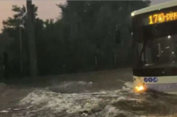 Гроза в Запорожье: машины плавали по центру города (фото, видео)