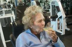 Люди, которые сохраняют спокойствие в самых абсурдных ситуациях. Подборка курьезных фото