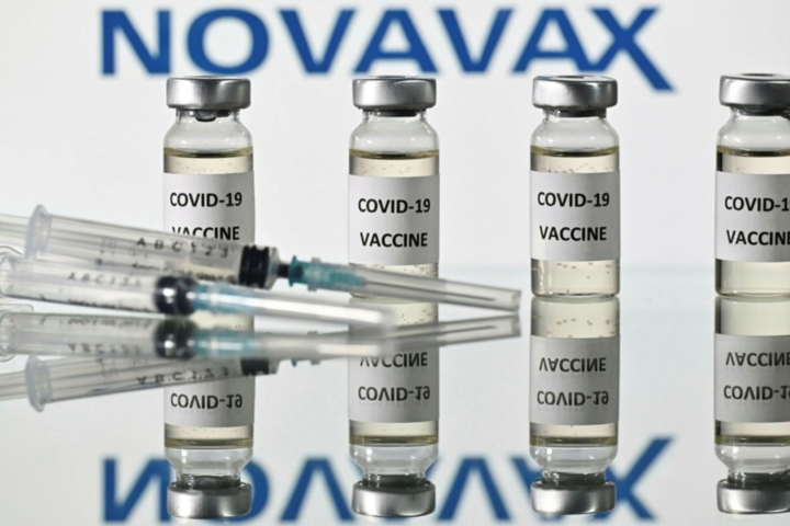 Вакцина, яку закуповує Україна, пройшла третій етап досліджень: яка ефективність
