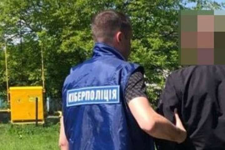 На Рівненщині чоловік розбещував малолітніх дівчаток